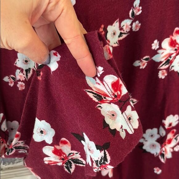 Lane Bryant Women’s Floral Burgundy Red Long Sleeve Top Size Mesh Neckline 22/24 - Picture 2 of 6